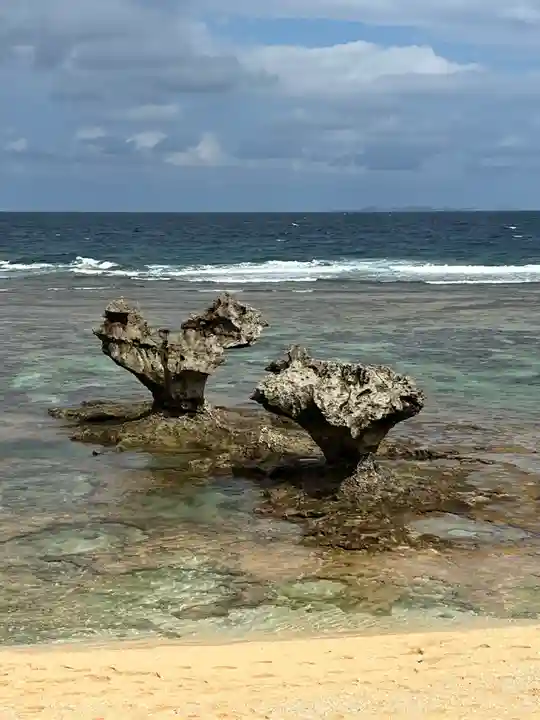 ハート岩恋守神社(沖縄県)