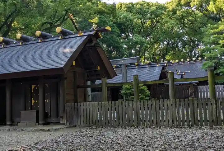 八剣宮(熱田神宮別宮)の{uncategorized: "未分類", other: "その他", undefined: "問題あり", building: "その他建物", grave: "お墓", sacred_gate: "鳥居", guardian: "狛犬", statue: "像", buddha: "仏像", history: "歴史", nature: "自然", garden: "庭園", animal: "動物", pagoda: "塔", temizu: "手水舎", mountain_gate: "山門・神門", sanctuary: "本殿・本堂", subordinate: "末社・摂社", art: "芸術", scenery: "景色", jizo: "地蔵", ema: "絵馬", goshuin: "御朱印", omikuji: "おみくじ", items: "授与品その他", amulet: "お守り", goshuincho: "御朱印帳", eats: "食事", festival: "お祭り", votive_dance: "神楽", shichigosan: "七五三参", wedding: "結婚式", experience: "体験その他", initially: "初詣", around: "周辺", anti_infection: "感染症対策"}
