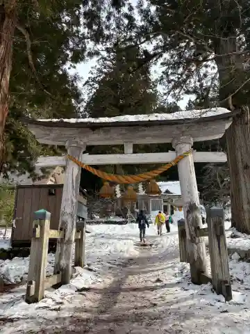 白川八幡神社の{uncategorized: "未分類", other: "その他", undefined: "問題あり", building: "その他建物", grave: "お墓", sacred_gate: "鳥居", guardian: "狛犬", statue: "像", buddha: "仏像", history: "歴史", nature: "自然", garden: "庭園", animal: "動物", pagoda: "塔", temizu: "手水舎", mountain_gate: "山門・神門", sanctuary: "本殿・本堂", subordinate: "末社・摂社", art: "芸術", scenery: "景色", jizo: "地蔵", ema: "絵馬", goshuin: "御朱印", omikuji: "おみくじ", items: "授与品その他", amulet: "お守り", goshuincho: "御朱印帳", eats: "食事", festival: "お祭り", votive_dance: "神楽", shichigosan: "七五三参", wedding: "結婚式", experience: "体験その他", initially: "初詣", around: "周辺", anti_infection: "感染症対策"}