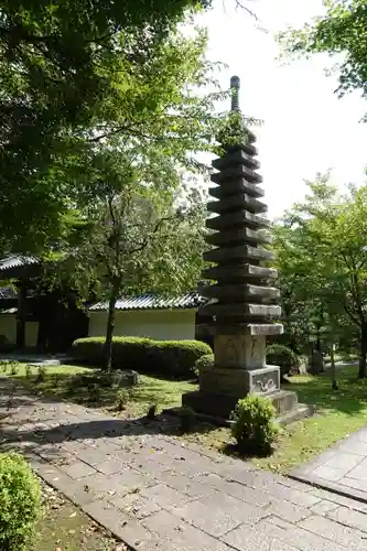 西教寺の塔