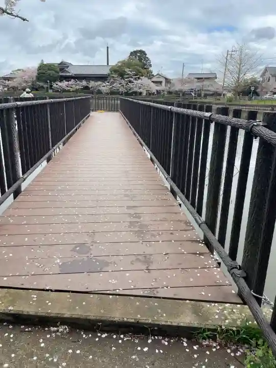 厳島神社 谷弁財天の{uncategorized: "未分類", other: "その他", undefined: "問題あり", building: "その他建物", grave: "お墓", sacred_gate: "鳥居", guardian: "狛犬", statue: "像", buddha: "仏像", history: "歴史", nature: "自然", garden: "庭園", animal: "動物", pagoda: "塔", temizu: "手水舎", mountain_gate: "山門・神門", sanctuary: "本殿・本堂", subordinate: "末社・摂社", art: "芸術", scenery: "景色", jizo: "地蔵", ema: "絵馬", goshuin: "御朱印", omikuji: "おみくじ", items: "授与品その他", amulet: "お守り", goshuincho: "御朱印帳", eats: "食事", festival: "お祭り", votive_dance: "神楽", shichigosan: "七五三参", wedding: "結婚式", experience: "体験その他", initially: "初詣", around: "周辺", anti_infection: "感染症対策"}
