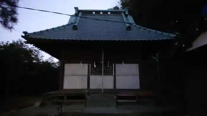 白山神社の本殿