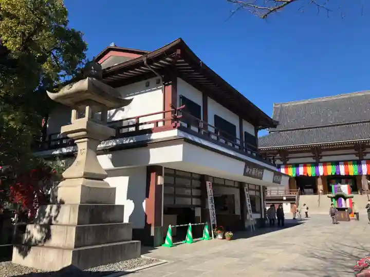 西新井大師総持寺の本殿・本堂