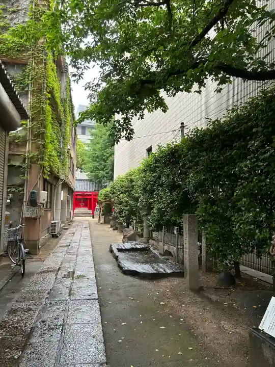 甚九郎稲荷神社の{uncategorized: "未分類", other: "その他", undefined: "問題あり", building: "その他建物", grave: "お墓", sacred_gate: "鳥居", guardian: "狛犬", statue: "像", buddha: "仏像", history: "歴史", nature: "自然", garden: "庭園", animal: "動物", pagoda: "塔", temizu: "手水舎", mountain_gate: "山門・神門", sanctuary: "本殿・本堂", subordinate: "末社・摂社", art: "芸術", scenery: "景色", jizo: "地蔵", ema: "絵馬", goshuin: "御朱印", omikuji: "おみくじ", items: "授与品その他", amulet: "お守り", goshuincho: "御朱印帳", eats: "食事", festival: "お祭り", votive_dance: "神楽", shichigosan: "七五三参", wedding: "結婚式", experience: "体験その他", initially: "初詣", around: "周辺", anti_infection: "感染症対策"}