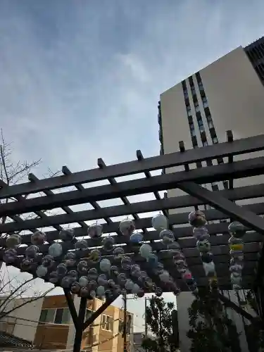駒込妙義神社の{uncategorized: "未分類", other: "その他", undefined: "問題あり", building: "その他建物", grave: "お墓", sacred_gate: "鳥居", guardian: "狛犬", statue: "像", buddha: "仏像", history: "歴史", nature: "自然", garden: "庭園", animal: "動物", pagoda: "塔", temizu: "手水舎", mountain_gate: "山門・神門", sanctuary: "本殿・本堂", subordinate: "末社・摂社", art: "芸術", scenery: "景色", jizo: "地蔵", ema: "絵馬", goshuin: "御朱印", omikuji: "おみくじ", items: "授与品その他", amulet: "お守り", goshuincho: "御朱印帳", eats: "食事", festival: "お祭り", votive_dance: "神楽", shichigosan: "七五三参", wedding: "結婚式", experience: "体験その他", initially: "初詣", around: "周辺", anti_infection: "感染症対策"}
