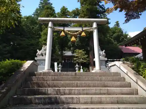 中氷川神社の鳥居