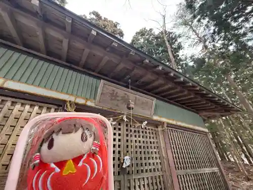 岩上神社の{uncategorized: "未分類", other: "その他", undefined: "問題あり", building: "その他建物", grave: "お墓", sacred_gate: "鳥居", guardian: "狛犬", statue: "像", buddha: "仏像", history: "歴史", nature: "自然", garden: "庭園", animal: "動物", pagoda: "塔", temizu: "手水舎", mountain_gate: "山門・神門", sanctuary: "本殿・本堂", subordinate: "末社・摂社", art: "芸術", scenery: "景色", jizo: "地蔵", ema: "絵馬", goshuin: "御朱印", omikuji: "おみくじ", items: "授与品その他", amulet: "お守り", goshuincho: "御朱印帳", eats: "食事", festival: "お祭り", votive_dance: "神楽", shichigosan: "七五三参", wedding: "結婚式", experience: "体験その他", initially: "初詣", around: "周辺", anti_infection: "感染症対策"}