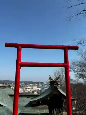 祓ケ崎稲荷神社の{uncategorized: "未分類", other: "その他", undefined: "問題あり", building: "その他建物", grave: "お墓", sacred_gate: "鳥居", guardian: "狛犬", statue: "像", buddha: "仏像", history: "歴史", nature: "自然", garden: "庭園", animal: "動物", pagoda: "塔", temizu: "手水舎", mountain_gate: "山門・神門", sanctuary: "本殿・本堂", subordinate: "末社・摂社", art: "芸術", scenery: "景色", jizo: "地蔵", ema: "絵馬", goshuin: "御朱印", omikuji: "おみくじ", items: "授与品その他", amulet: "お守り", goshuincho: "御朱印帳", eats: "食事", festival: "お祭り", votive_dance: "神楽", shichigosan: "七五三参", wedding: "結婚式", experience: "体験その他", initially: "初詣", around: "周辺", anti_infection: "感染症対策"}