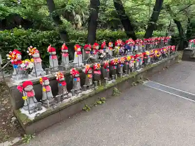 増上寺の{uncategorized: "未分類", other: "その他", undefined: "問題あり", building: "その他建物", grave: "お墓", sacred_gate: "鳥居", guardian: "狛犬", statue: "像", buddha: "仏像", history: "歴史", nature: "自然", garden: "庭園", animal: "動物", pagoda: "塔", temizu: "手水舎", mountain_gate: "山門・神門", sanctuary: "本殿・本堂", subordinate: "末社・摂社", art: "芸術", scenery: "景色", jizo: "地蔵", ema: "絵馬", goshuin: "御朱印", omikuji: "おみくじ", items: "授与品その他", amulet: "お守り", goshuincho: "御朱印帳", eats: "食事", festival: "お祭り", votive_dance: "神楽", shichigosan: "七五三参", wedding: "結婚式", experience: "体験その他", initially: "初詣", around: "周辺", anti_infection: "感染症対策"}