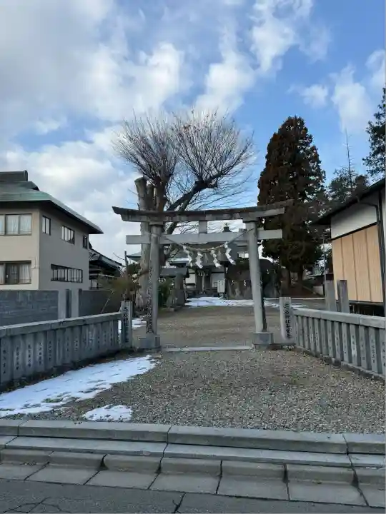 三ツ石神社(岩手県)