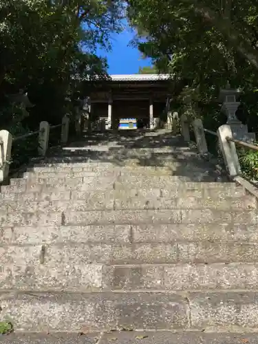 福良八幡神社の山門