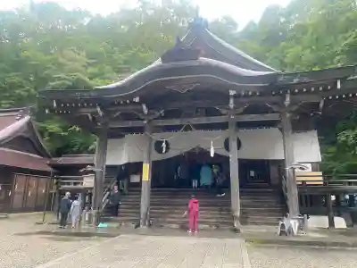 戸隠神社中社の{uncategorized: "未分類", other: "その他", undefined: "問題あり", building: "その他建物", grave: "お墓", sacred_gate: "鳥居", guardian: "狛犬", statue: "像", buddha: "仏像", history: "歴史", nature: "自然", garden: "庭園", animal: "動物", pagoda: "塔", temizu: "手水舎", mountain_gate: "山門・神門", sanctuary: "本殿・本堂", subordinate: "末社・摂社", art: "芸術", scenery: "景色", jizo: "地蔵", ema: "絵馬", goshuin: "御朱印", omikuji: "おみくじ", items: "授与品その他", amulet: "お守り", goshuincho: "御朱印帳", eats: "食事", festival: "お祭り", votive_dance: "神楽", shichigosan: "七五三参", wedding: "結婚式", experience: "体験その他", initially: "初詣", around: "周辺", anti_infection: "感染症対策"}