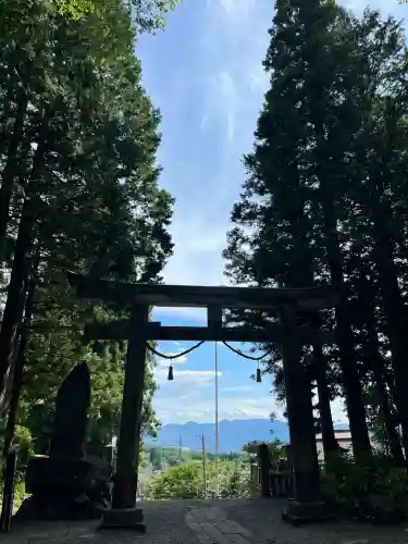 戸隠神社宝光社の{uncategorized: "未分類", other: "その他", undefined: "問題あり", building: "その他建物", grave: "お墓", sacred_gate: "鳥居", guardian: "狛犬", statue: "像", buddha: "仏像", history: "歴史", nature: "自然", garden: "庭園", animal: "動物", pagoda: "塔", temizu: "手水舎", mountain_gate: "山門・神門", sanctuary: "本殿・本堂", subordinate: "末社・摂社", art: "芸術", scenery: "景色", jizo: "地蔵", ema: "絵馬", goshuin: "御朱印", omikuji: "おみくじ", items: "授与品その他", amulet: "お守り", goshuincho: "御朱印帳", eats: "食事", festival: "お祭り", votive_dance: "神楽", shichigosan: "七五三参", wedding: "結婚式", experience: "体験その他", initially: "初詣", around: "周辺", anti_infection: "感染症対策"}