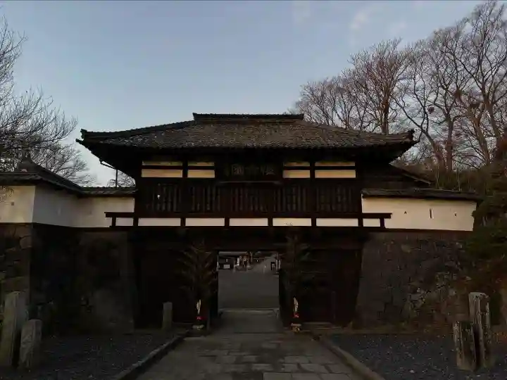 懐古神社の{uncategorized: "未分類", other: "その他", undefined: "問題あり", building: "その他建物", grave: "お墓", sacred_gate: "鳥居", guardian: "狛犬", statue: "像", buddha: "仏像", history: "歴史", nature: "自然", garden: "庭園", animal: "動物", pagoda: "塔", temizu: "手水舎", mountain_gate: "山門・神門", sanctuary: "本殿・本堂", subordinate: "末社・摂社", art: "芸術", scenery: "景色", jizo: "地蔵", ema: "絵馬", goshuin: "御朱印", omikuji: "おみくじ", items: "授与品その他", amulet: "お守り", goshuincho: "御朱印帳", eats: "食事", festival: "お祭り", votive_dance: "神楽", shichigosan: "七五三参", wedding: "結婚式", experience: "体験その他", initially: "初詣", around: "周辺", anti_infection: "感染症対策"}