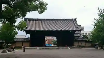 東寺(教王護国寺)の山門・神門