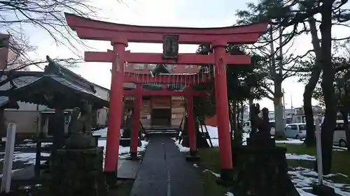 稲荷神社の鳥居