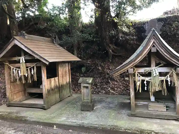 古都辺神社の末社・摂社