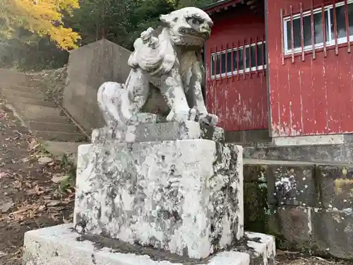 荒磯魚見根神社の狛犬