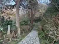 瑞泉寺の{uncategorized: "未分類", other: "その他", undefined: "問題あり", building: "その他建物", grave: "お墓", sacred_gate: "鳥居", guardian: "狛犬", statue: "像", buddha: "仏像", history: "歴史", nature: "自然", garden: "庭園", animal: "動物", pagoda: "塔", temizu: "手水舎", mountain_gate: "山門・神門", sanctuary: "本殿・本堂", subordinate: "末社・摂社", art: "芸術", scenery: "景色", jizo: "地蔵", ema: "絵馬", goshuin: "御朱印", omikuji: "おみくじ", items: "授与品その他", amulet: "お守り", goshuincho: "御朱印帳", eats: "食事", festival: "お祭り", votive_dance: "神楽", shichigosan: "七五三参", wedding: "結婚式", experience: "体験その他", initially: "初詣", around: "周辺", anti_infection: "感染症対策"}