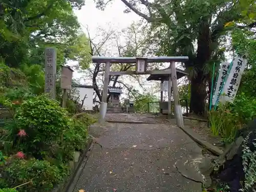 石神白龍大王社の鳥居