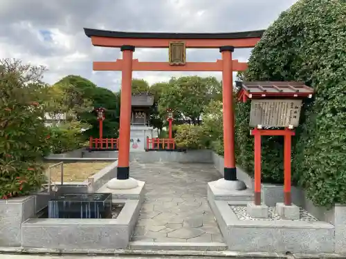 稲荷大明神（そごう横浜店・屋上）(神奈川県)