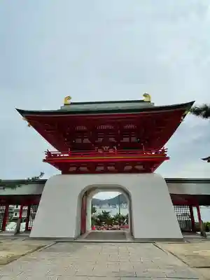 赤間神宮の山門・神門