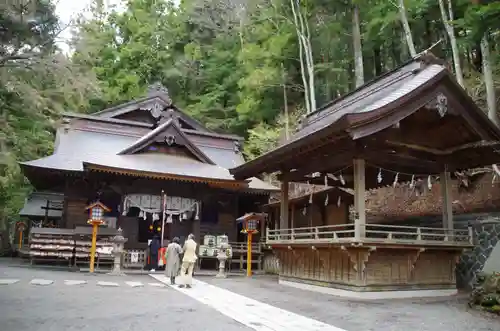 新倉富士浅間神社の本殿