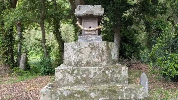 岩崎神社の末社・摂社