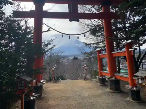 新倉富士浅間神社の鳥居