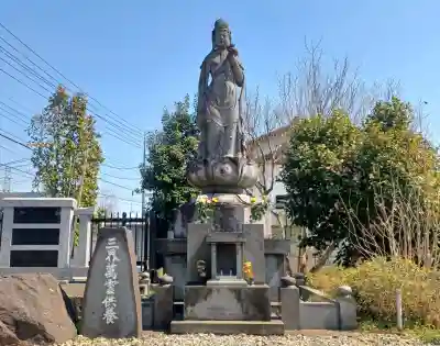 青蓮寺の{uncategorized: "未分類", other: "その他", undefined: "問題あり", building: "その他建物", grave: "お墓", sacred_gate: "鳥居", guardian: "狛犬", statue: "像", buddha: "仏像", history: "歴史", nature: "自然", garden: "庭園", animal: "動物", pagoda: "塔", temizu: "手水舎", mountain_gate: "山門・神門", sanctuary: "本殿・本堂", subordinate: "末社・摂社", art: "芸術", scenery: "景色", jizo: "地蔵", ema: "絵馬", goshuin: "御朱印", omikuji: "おみくじ", items: "授与品その他", amulet: "お守り", goshuincho: "御朱印帳", eats: "食事", festival: "お祭り", votive_dance: "神楽", shichigosan: "七五三参", wedding: "結婚式", experience: "体験その他", initially: "初詣", around: "周辺", anti_infection: "感染症対策"}