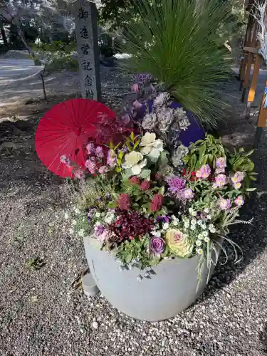 彌都加伎神社の{uncategorized: "未分類", other: "その他", undefined: "問題あり", building: "その他建物", grave: "お墓", sacred_gate: "鳥居", guardian: "狛犬", statue: "像", buddha: "仏像", history: "歴史", nature: "自然", garden: "庭園", animal: "動物", pagoda: "塔", temizu: "手水舎", mountain_gate: "山門・神門", sanctuary: "本殿・本堂", subordinate: "末社・摂社", art: "芸術", scenery: "景色", jizo: "地蔵", ema: "絵馬", goshuin: "御朱印", omikuji: "おみくじ", items: "授与品その他", amulet: "お守り", goshuincho: "御朱印帳", eats: "食事", festival: "お祭り", votive_dance: "神楽", shichigosan: "七五三参", wedding: "結婚式", experience: "体験その他", initially: "初詣", around: "周辺", anti_infection: "感染症対策"}