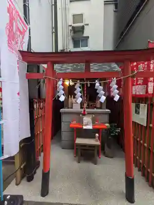 宝童稲荷神社の鳥居