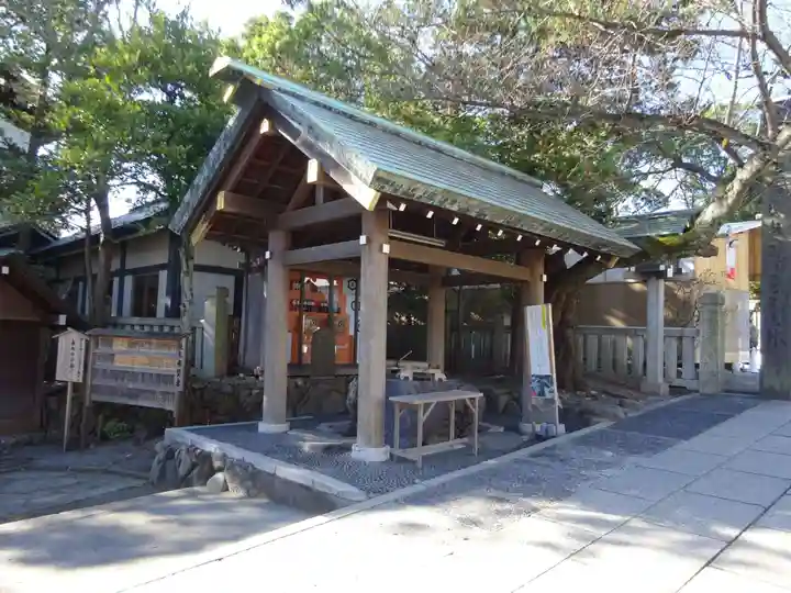 伊勢山皇大神宮の手水舎