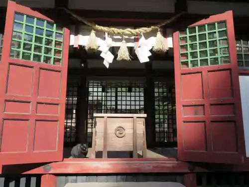 薦神社の本殿