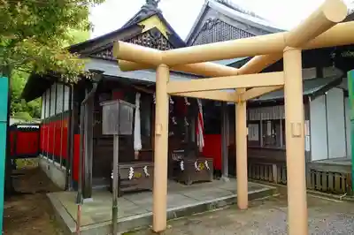 大神教本院の鳥居