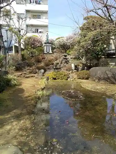 感通寺の庭園