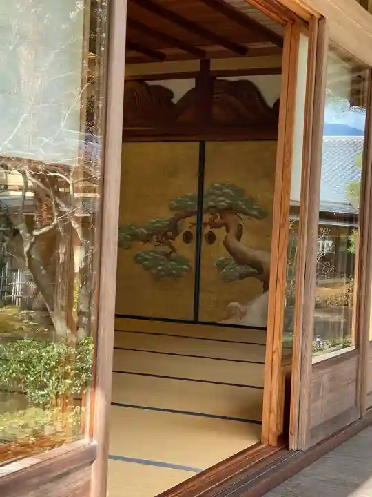 南禅寺の{uncategorized: "未分類", other: "その他", undefined: "問題あり", building: "その他建物", grave: "お墓", sacred_gate: "鳥居", guardian: "狛犬", statue: "像", buddha: "仏像", history: "歴史", nature: "自然", garden: "庭園", animal: "動物", pagoda: "塔", temizu: "手水舎", mountain_gate: "山門・神門", sanctuary: "本殿・本堂", subordinate: "末社・摂社", art: "芸術", scenery: "景色", jizo: "地蔵", ema: "絵馬", goshuin: "御朱印", omikuji: "おみくじ", items: "授与品その他", amulet: "お守り", goshuincho: "御朱印帳", eats: "食事", festival: "お祭り", votive_dance: "神楽", shichigosan: "七五三参", wedding: "結婚式", experience: "体験その他", initially: "初詣", around: "周辺", anti_infection: "感染症対策"}