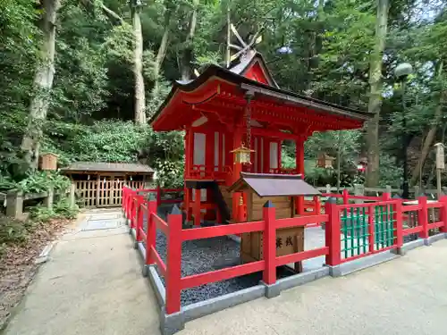 枚岡神社の末社・摂社