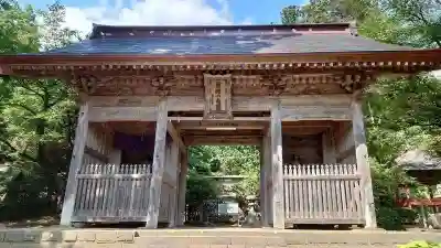 鳥海山大物忌神社蕨岡口ノ宮の山門・神門