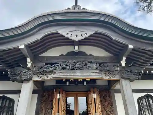 日蓮宗龍口山本龍寺の{uncategorized: "未分類", other: "その他", undefined: "問題あり", building: "その他建物", grave: "お墓", sacred_gate: "鳥居", guardian: "狛犬", statue: "像", buddha: "仏像", history: "歴史", nature: "自然", garden: "庭園", animal: "動物", pagoda: "塔", temizu: "手水舎", mountain_gate: "山門・神門", sanctuary: "本殿・本堂", subordinate: "末社・摂社", art: "芸術", scenery: "景色", jizo: "地蔵", ema: "絵馬", goshuin: "御朱印", omikuji: "おみくじ", items: "授与品その他", amulet: "お守り", goshuincho: "御朱印帳", eats: "食事", festival: "お祭り", votive_dance: "神楽", shichigosan: "七五三参", wedding: "結婚式", experience: "体験その他", initially: "初詣", around: "周辺", anti_infection: "感染症対策"}