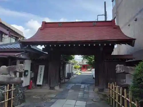 承教寺の山門