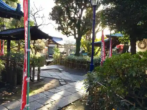 花園稲荷神社の庭園