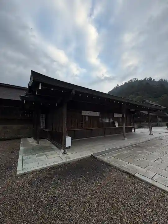 出雲大社の{uncategorized: "未分類", other: "その他", undefined: "問題あり", building: "その他建物", grave: "お墓", sacred_gate: "鳥居", guardian: "狛犬", statue: "像", buddha: "仏像", history: "歴史", nature: "自然", garden: "庭園", animal: "動物", pagoda: "塔", temizu: "手水舎", mountain_gate: "山門・神門", sanctuary: "本殿・本堂", subordinate: "末社・摂社", art: "芸術", scenery: "景色", jizo: "地蔵", ema: "絵馬", goshuin: "御朱印", omikuji: "おみくじ", items: "授与品その他", amulet: "お守り", goshuincho: "御朱印帳", eats: "食事", festival: "お祭り", votive_dance: "神楽", shichigosan: "七五三参", wedding: "結婚式", experience: "体験その他", initially: "初詣", around: "周辺", anti_infection: "感染症対策"}