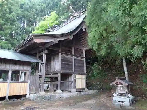 中和神社の本殿