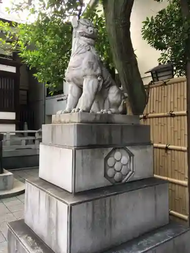 鳥越神社の狛犬