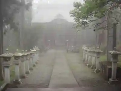 三峯神社の山門・神門