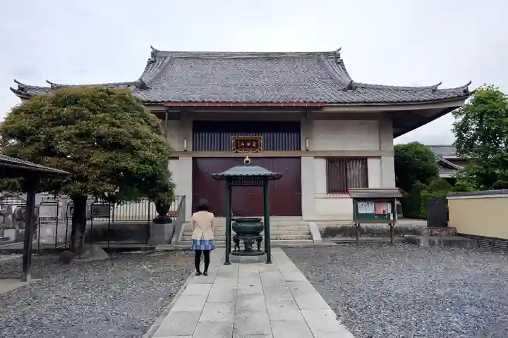 長伝寺の本殿・本堂
