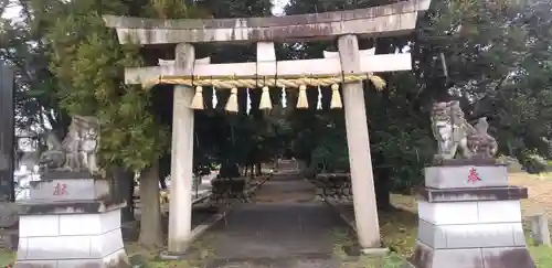 三ケ尻八幡神社の鳥居