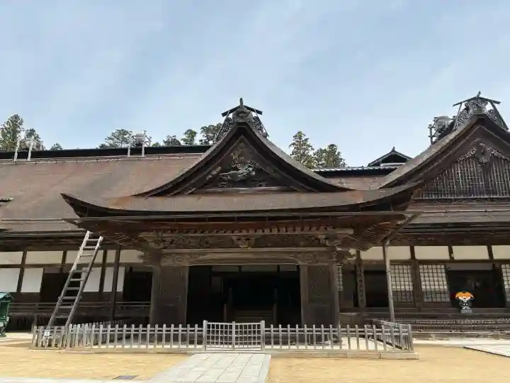 高野山金剛峯寺の{uncategorized: "未分類", other: "その他", undefined: "問題あり", building: "その他建物", grave: "お墓", sacred_gate: "鳥居", guardian: "狛犬", statue: "像", buddha: "仏像", history: "歴史", nature: "自然", garden: "庭園", animal: "動物", pagoda: "塔", temizu: "手水舎", mountain_gate: "山門・神門", sanctuary: "本殿・本堂", subordinate: "末社・摂社", art: "芸術", scenery: "景色", jizo: "地蔵", ema: "絵馬", goshuin: "御朱印", omikuji: "おみくじ", items: "授与品その他", amulet: "お守り", goshuincho: "御朱印帳", eats: "食事", festival: "お祭り", votive_dance: "神楽", shichigosan: "七五三参", wedding: "結婚式", experience: "体験その他", initially: "初詣", around: "周辺", anti_infection: "感染症対策"}