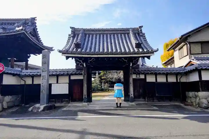 盛泉寺の山門・神門